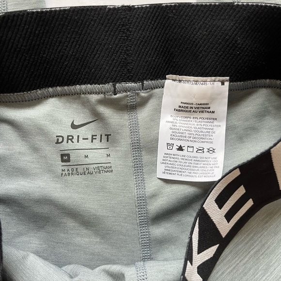 Nike Pro Training Athletic Leggings Size Medium Gray - Picture 3 of 5